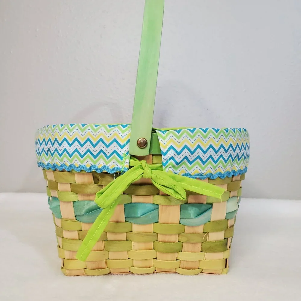 Easter Basket with Cloth Basket Liner Ties on Sides